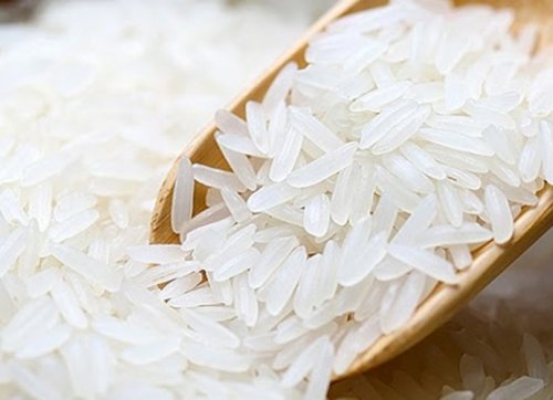 Hạt gạo dài, trắng trong, màu sắc không đều.
